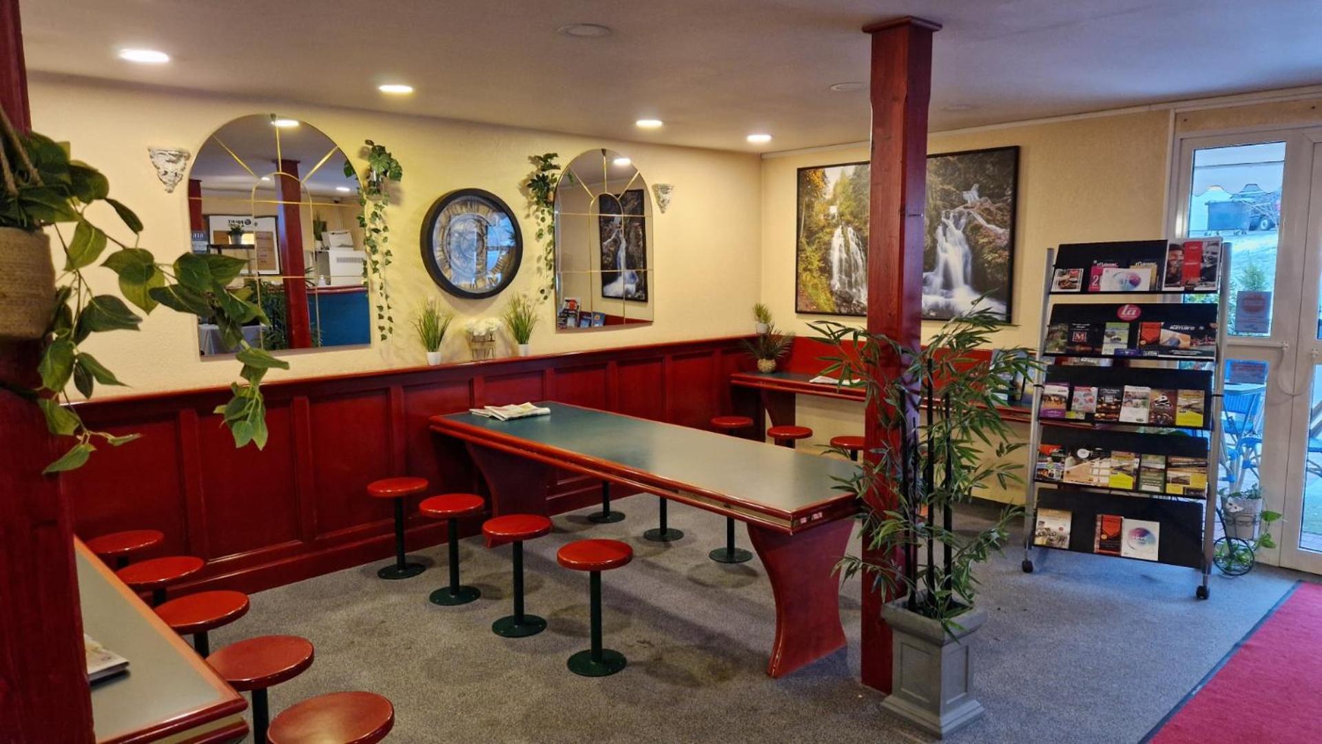 埃皮纳勒快克宫殿酒店 外观 照片